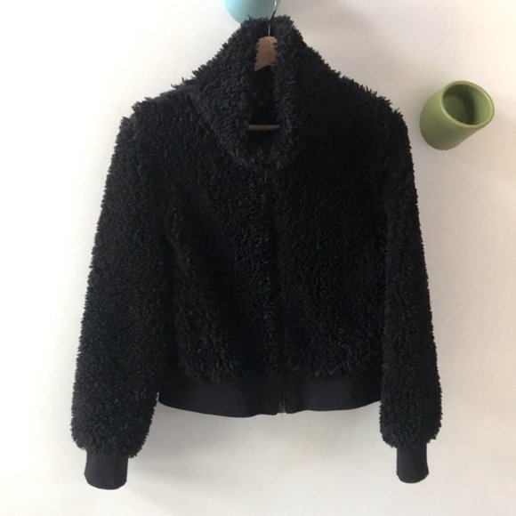 Zara black short bomber style Teddy coat size Large - Picture 3 of 8